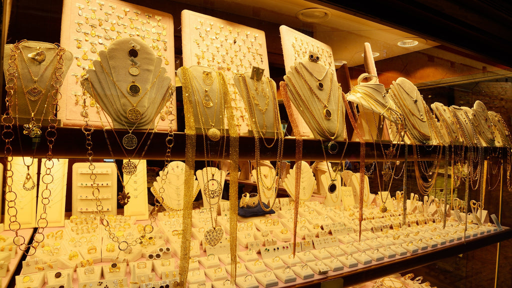 10 Importance of Gold Jewellery for Indian Weddings